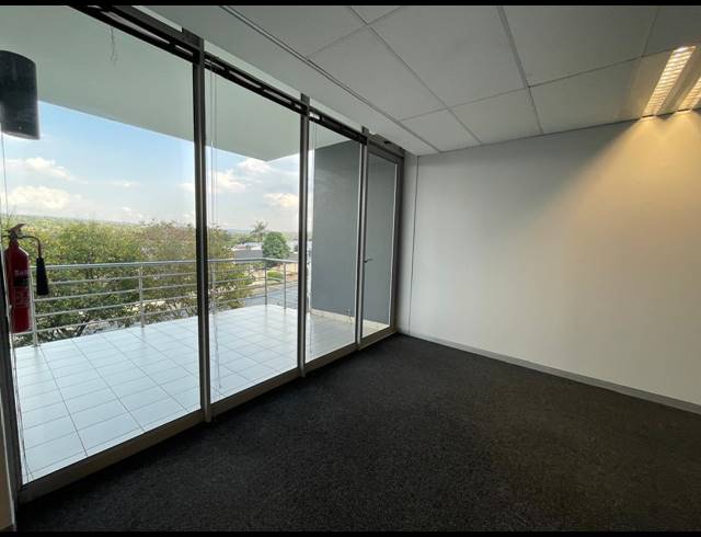 658M² OFFICE TO LET IN BRYANSTON